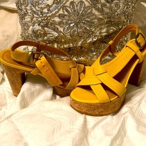 Gianni Bini platform heels size 8.5